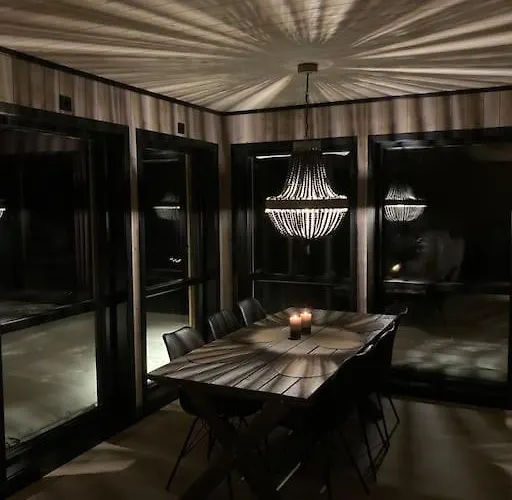 Arctic Luxury Northern Lights View Villa *