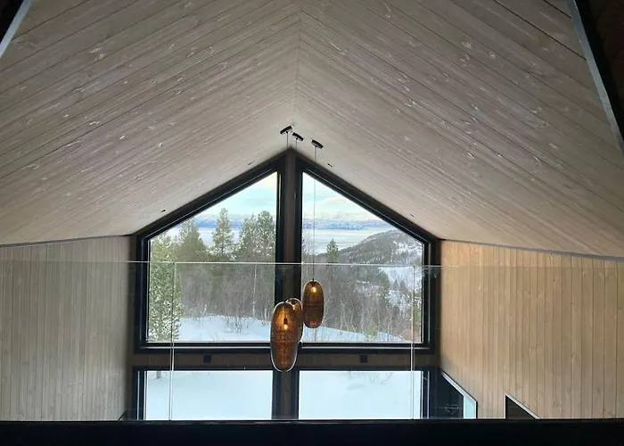 Arctic Luxury Northern Lights View