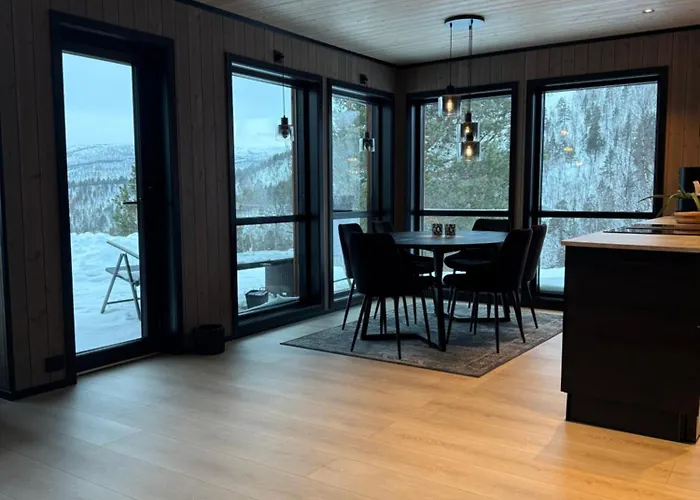 Arctic Luxury Northern Lights View